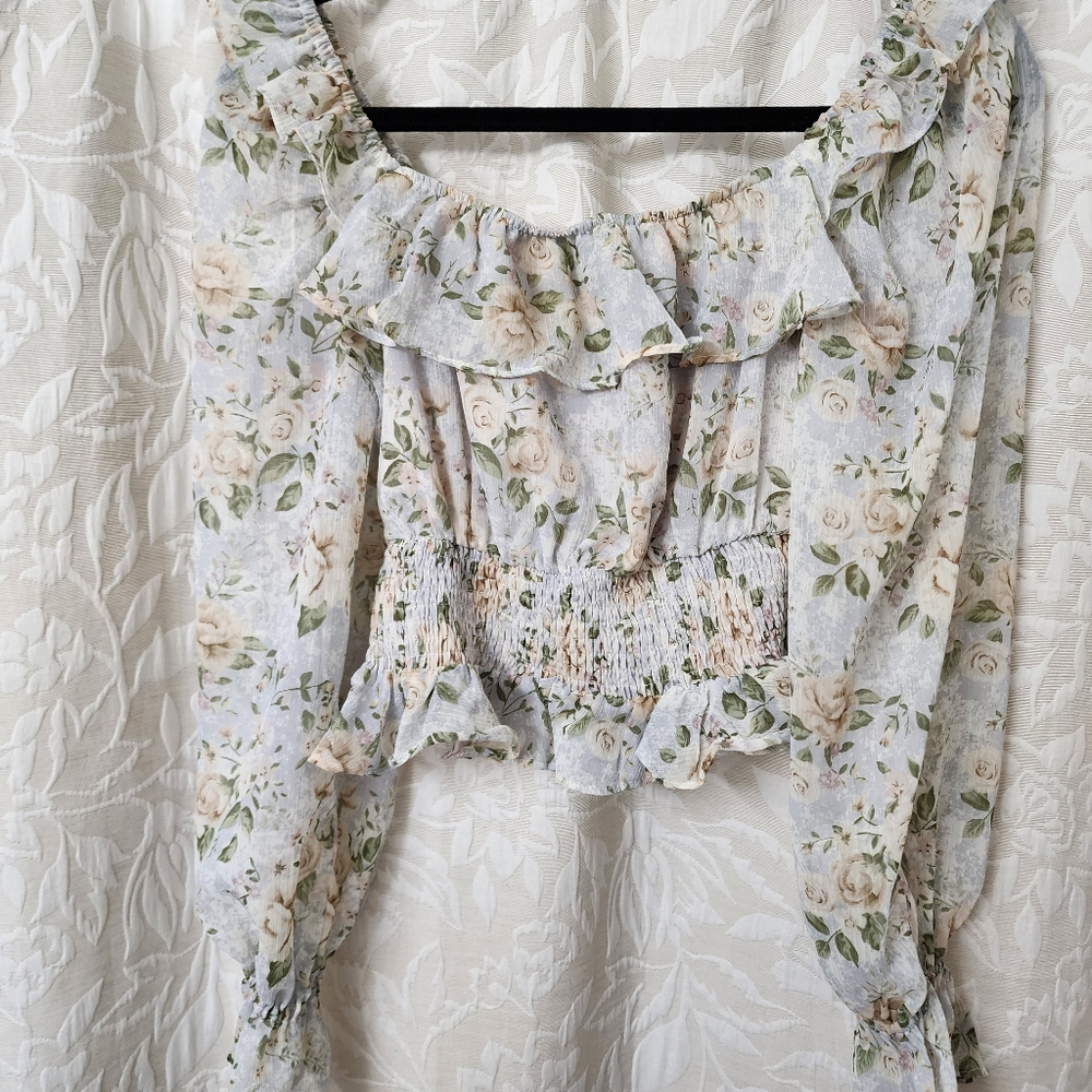 Cream Ruffled Crop Blouse - Picture 3 of 7
